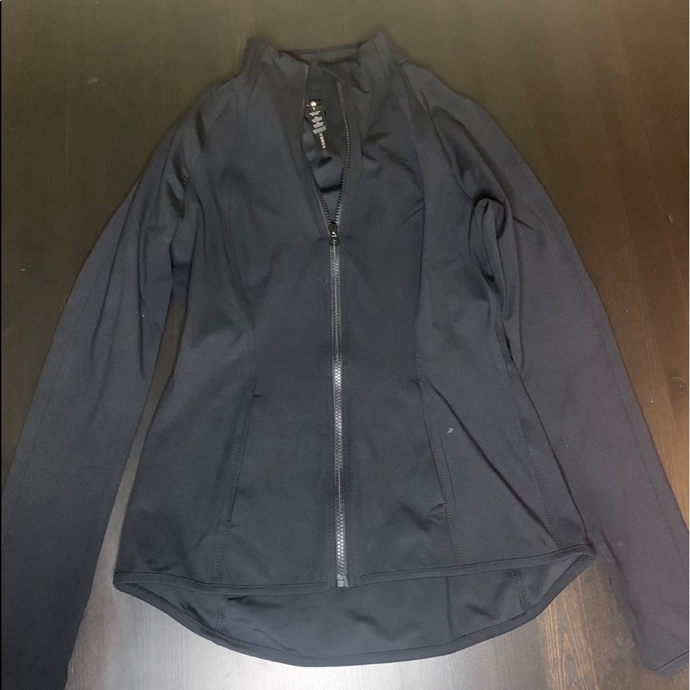 SOLD! 4/$15🛍 ACTIVEWEAR YOGA ZIP UP FITTED JACKET